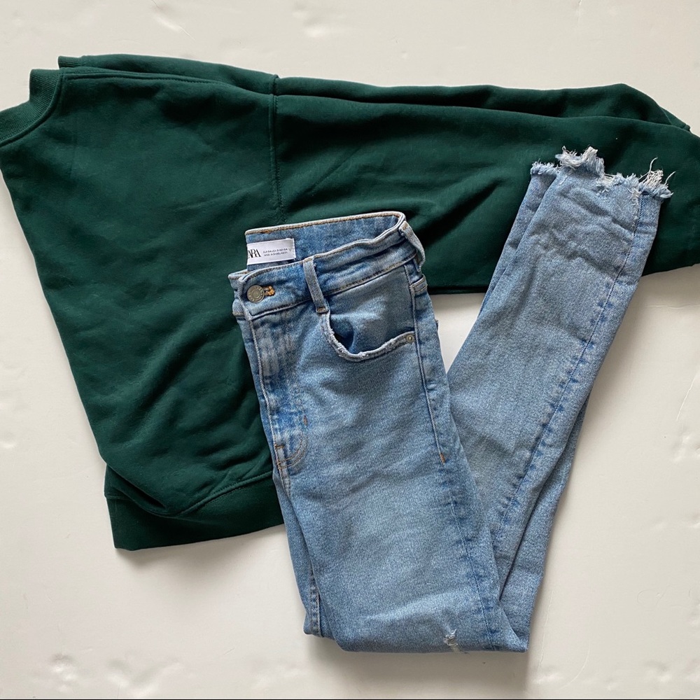 Super High-Waisted Denim Jeans (ZARA)